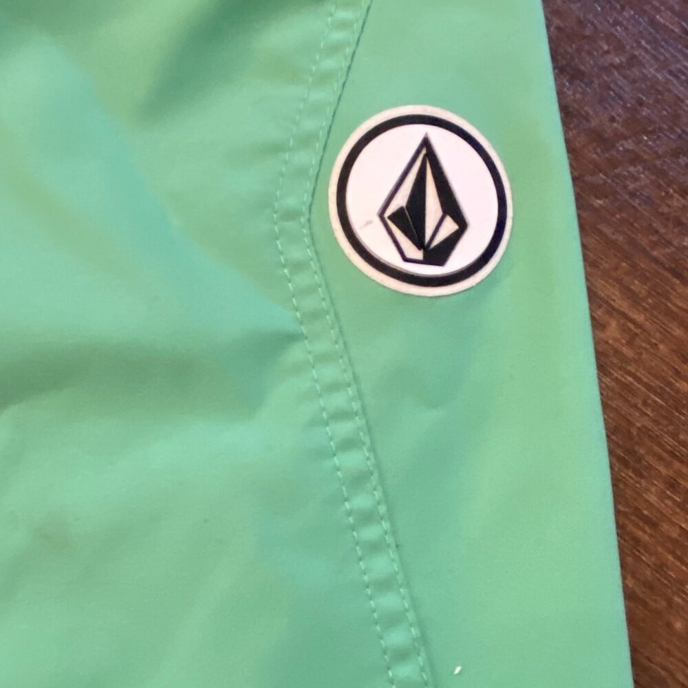 Volcom ModTech Boardshorts - Size 38 - Picture 5 of 6